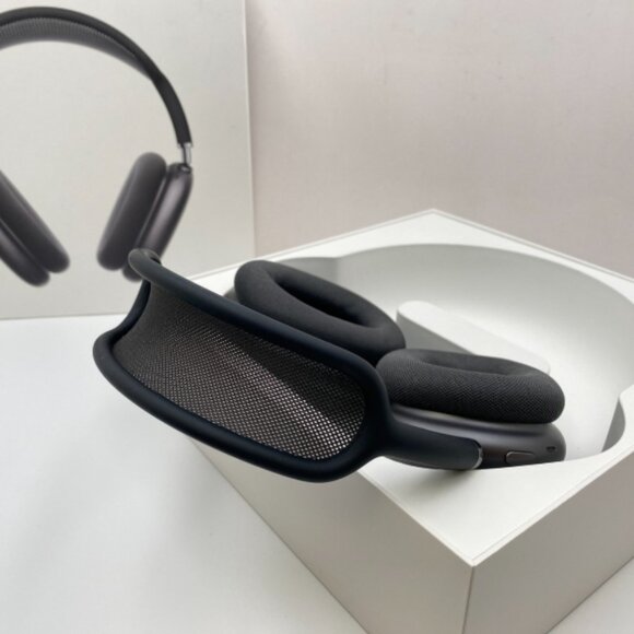 Airpod Maxes - Picture 1 of 1